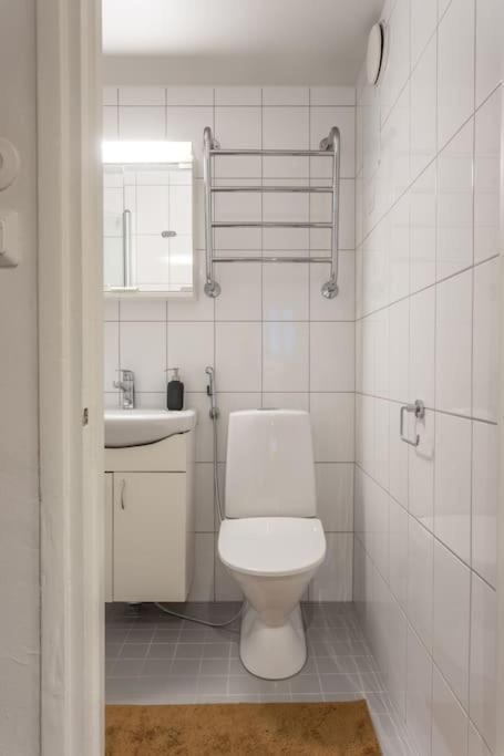 Apartamento Tilava Huoneisto Helsingissa Helsinki Exterior foto